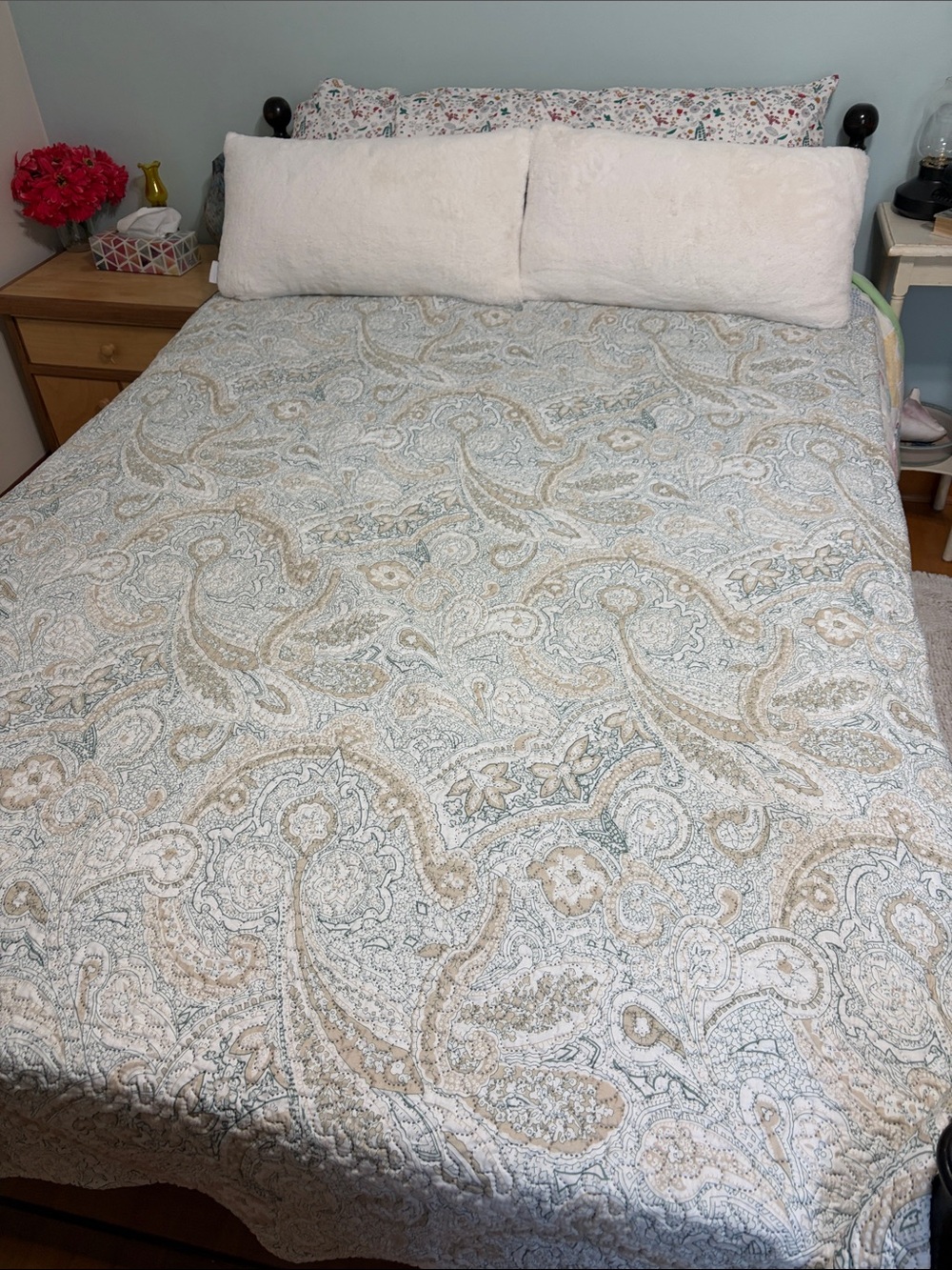 Paisley Quilted Bedspread in Light Green and Cream -
